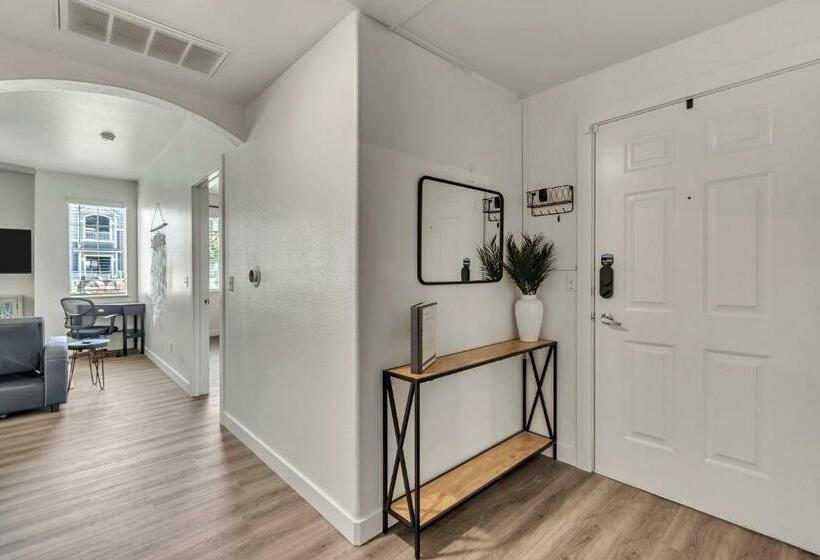 Gorgeous Ground Floor Unit Attached Garage