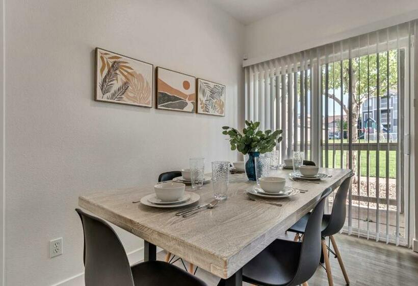 Gorgeous Ground Floor Unit Attached Garage