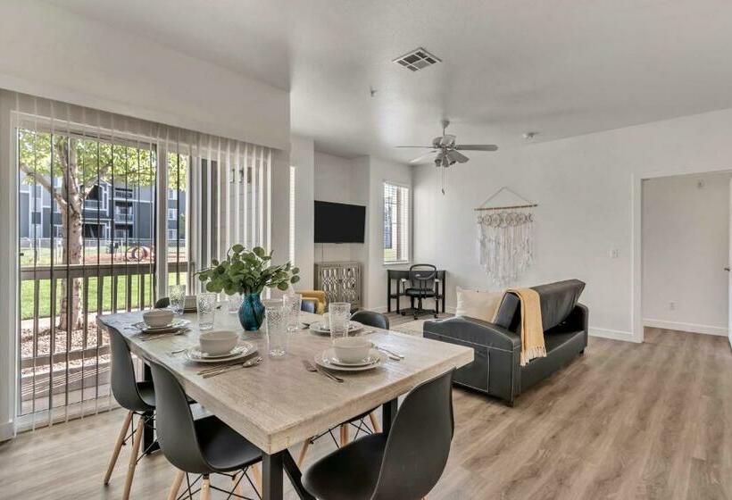 Gorgeous Ground Floor Unit Attached Garage