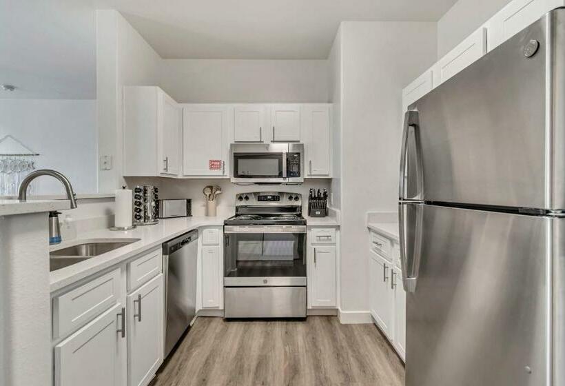 Gorgeous Ground Floor Unit Attached Garage