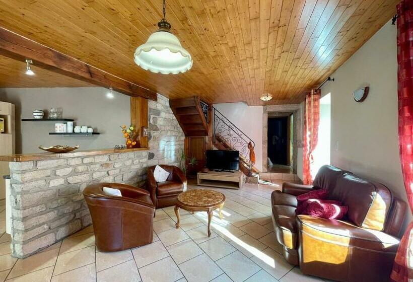 Gîte Chaleureux Avec Cheminée Près Du Puy En Velay, Idéal Pour Familles Et Séjours Professionnels