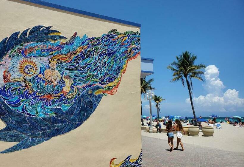 Hollywood Beach Shores