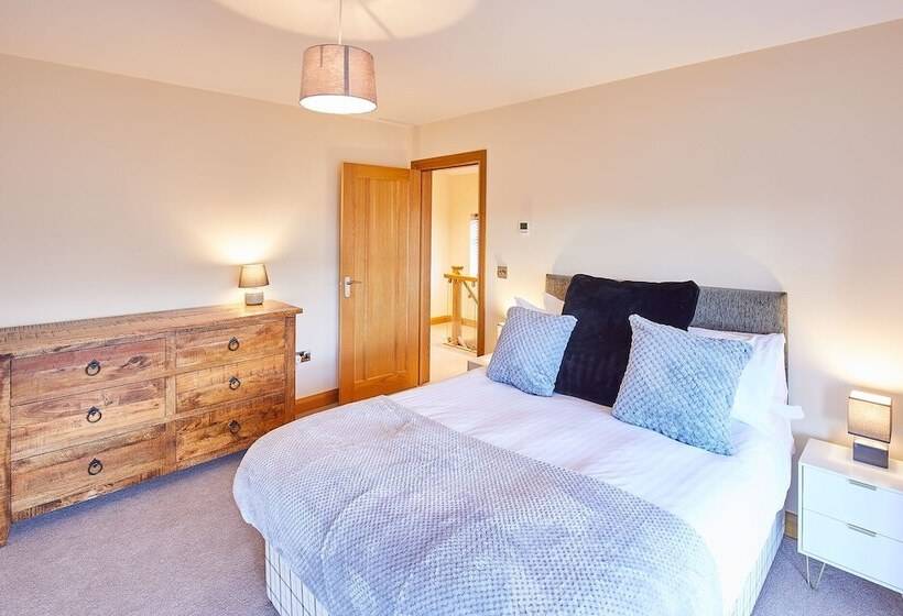 Host Stay Cliff Road