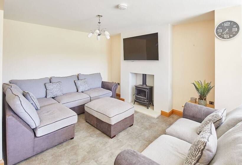 Host Stay Cliff Road