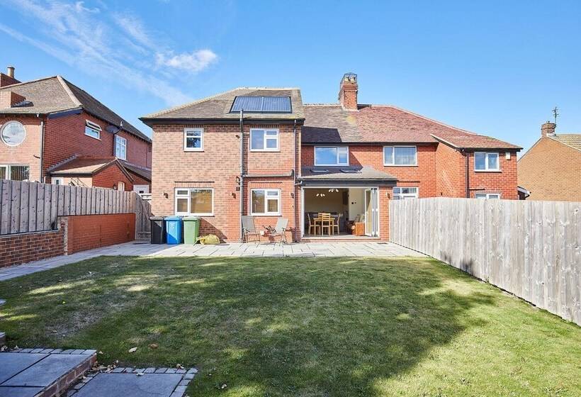 Host Stay Cliff Road