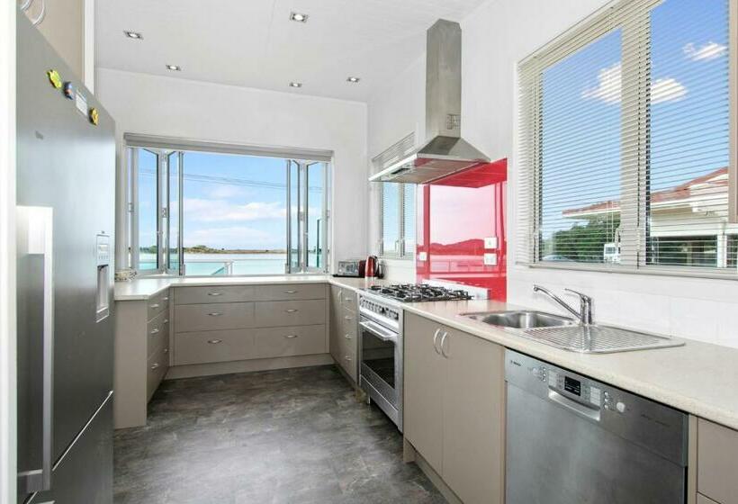 Kingfishers Landing   Ngunguru Holiday Unit