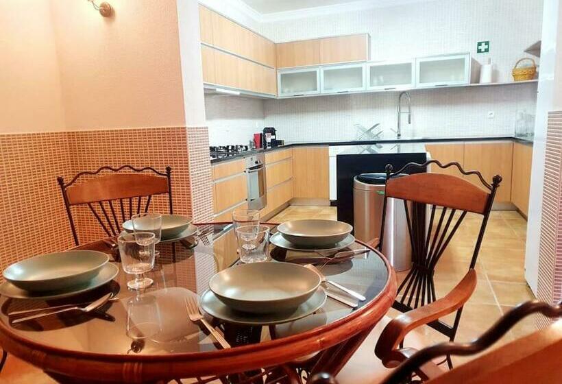 Lovely Beach House Moradia V4 Com Piscina