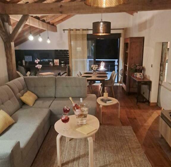 Maisonnette Vue Sur Forêt