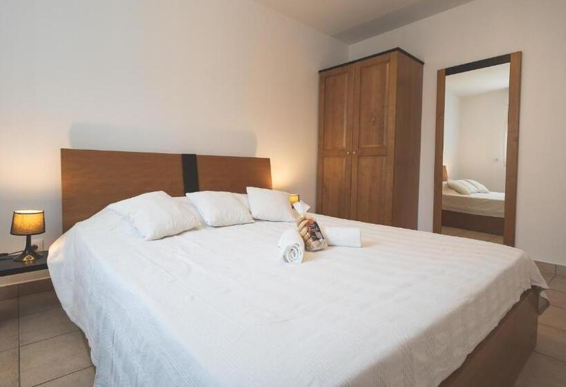 Maison à Cervione Prunete Jardin Piscine Accès Direct Plage