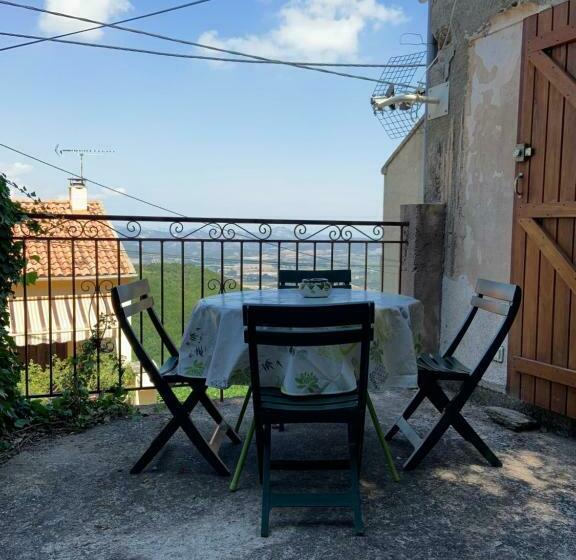 Petit Appartement à Proximité De St Florent