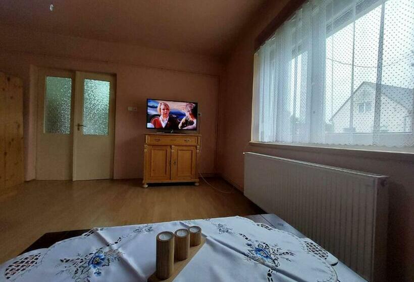 Schönes Ferienhaus Mit Grossem Pool 1200 M Zum Balaton