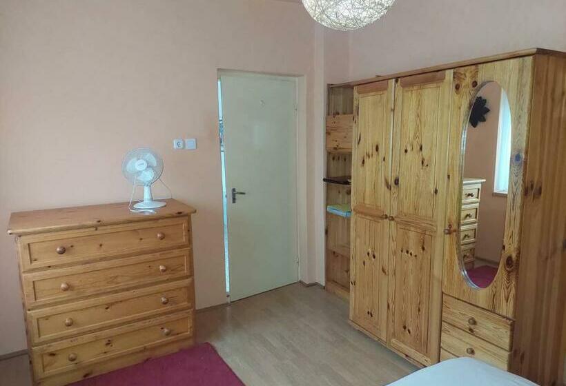 Schönes Ferienhaus Mit Grossem Pool 1200 M Zum Balaton