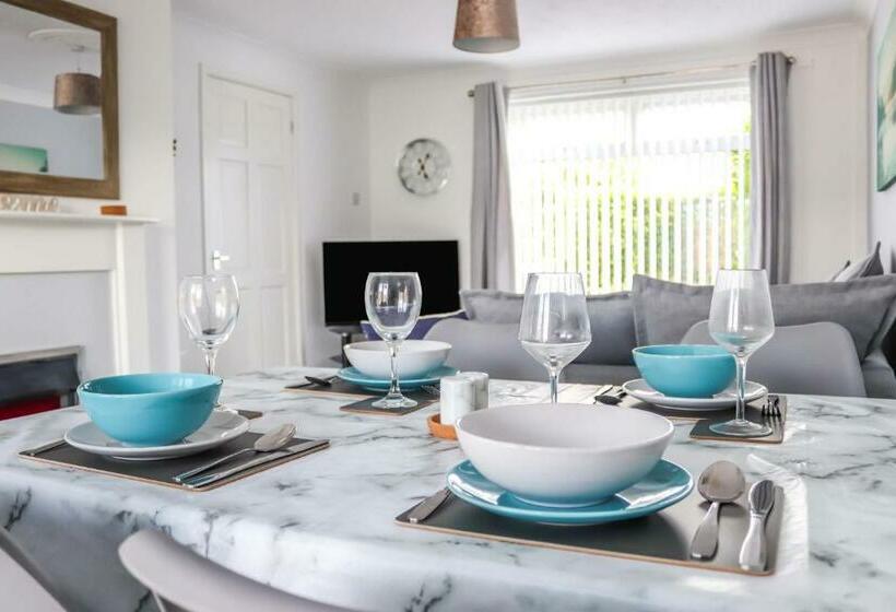 Sea Crest Retreat   Modern   2 Br   Sa   By The Sea