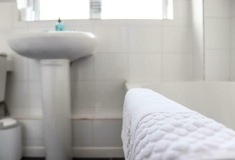 Sea Crest Retreat   Modern   2 Br   Sa   By The Sea