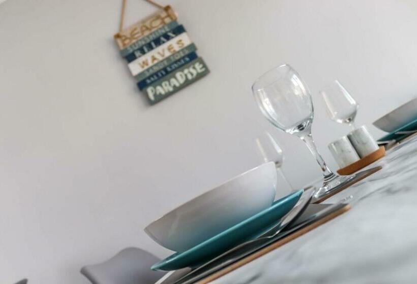 Sea Crest Retreat   Modern   2 Br   Sa   By The Sea