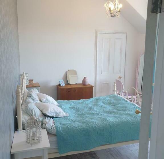 4 Bed Semi Detached Villa   Sea And Mountain Views