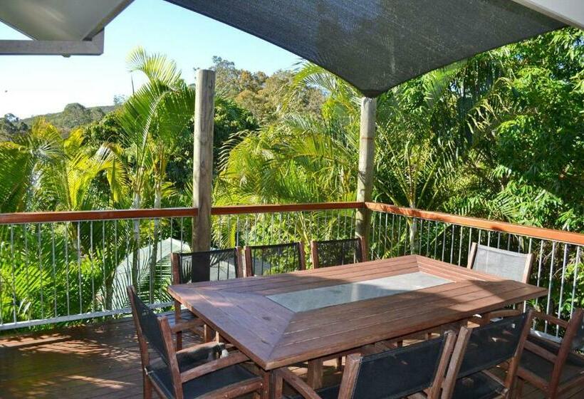 Amaroo   Bring Your Own Linen