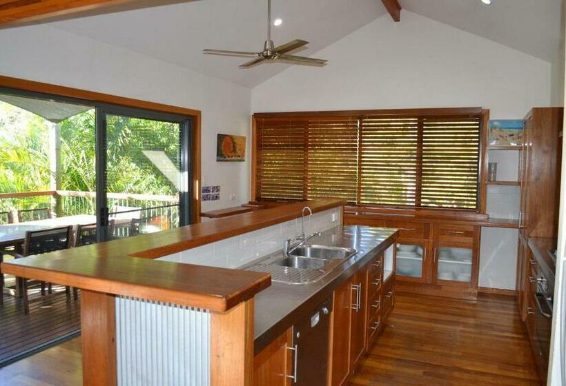 Amaroo   Bring Your Own Linen