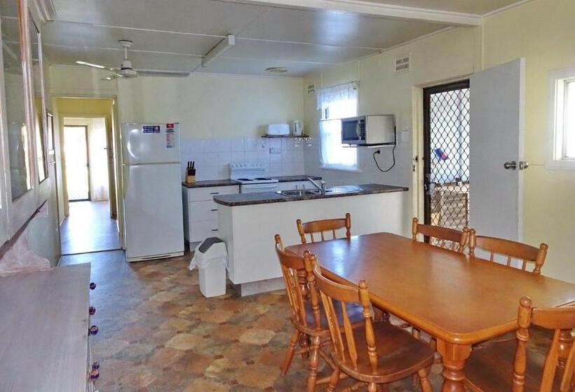 Bundi Hat Head   Bring Your Own Linen