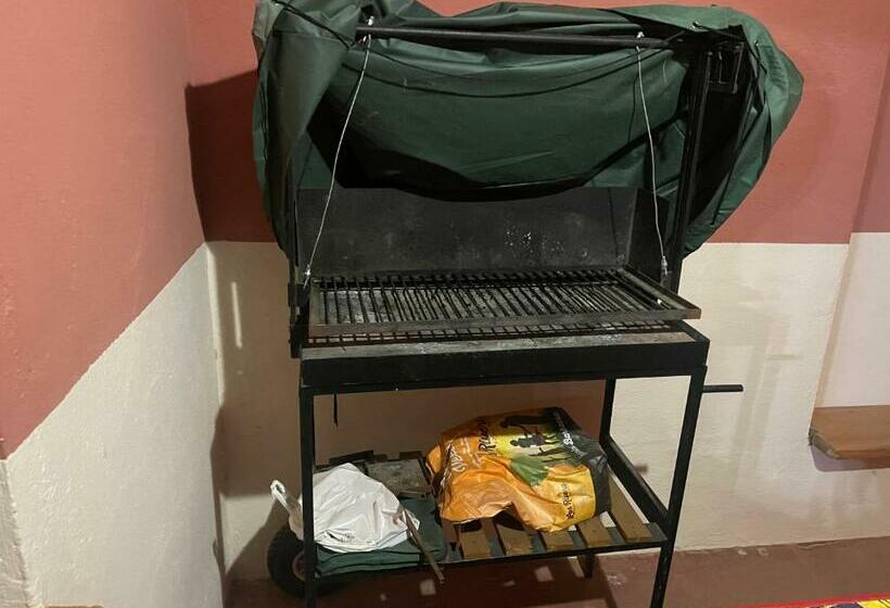 Casa Espaciosa Con Sala De Juntas