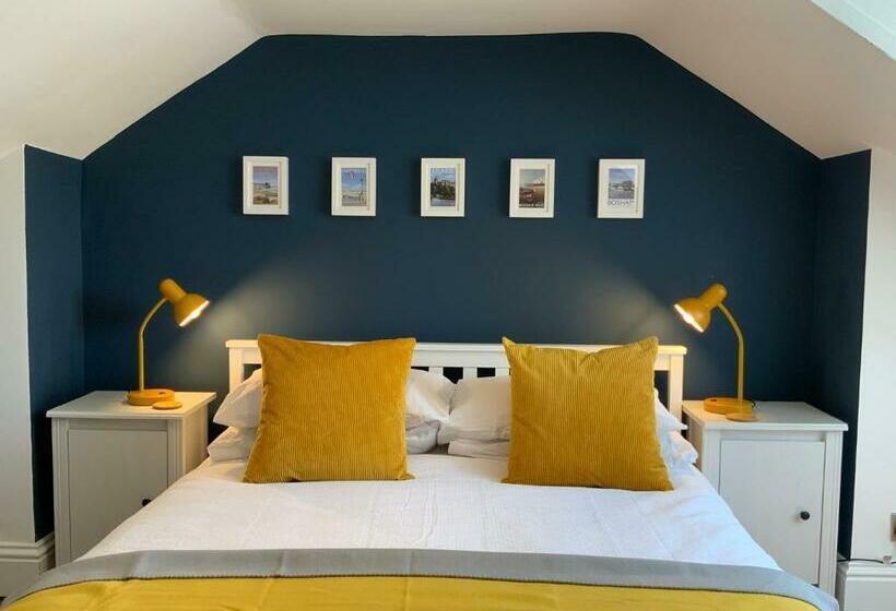 Charming Cottage Mins From Chichester City Centre