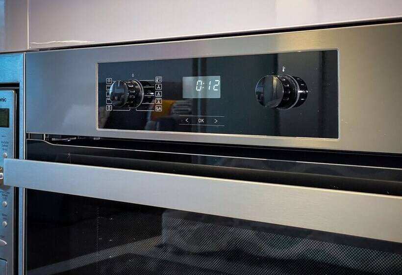 Charming Oasis Close To Airport & Downtown