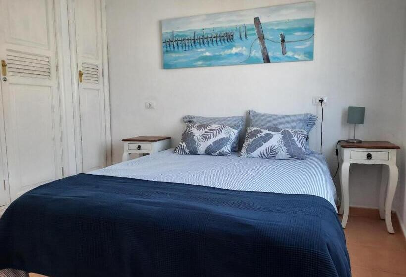 Gran Terraza Con Muy Bonitas Vistas