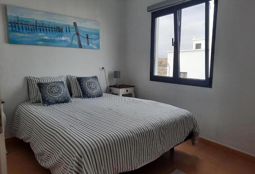 Gran Terraza Con Muy Bonitas Vistas