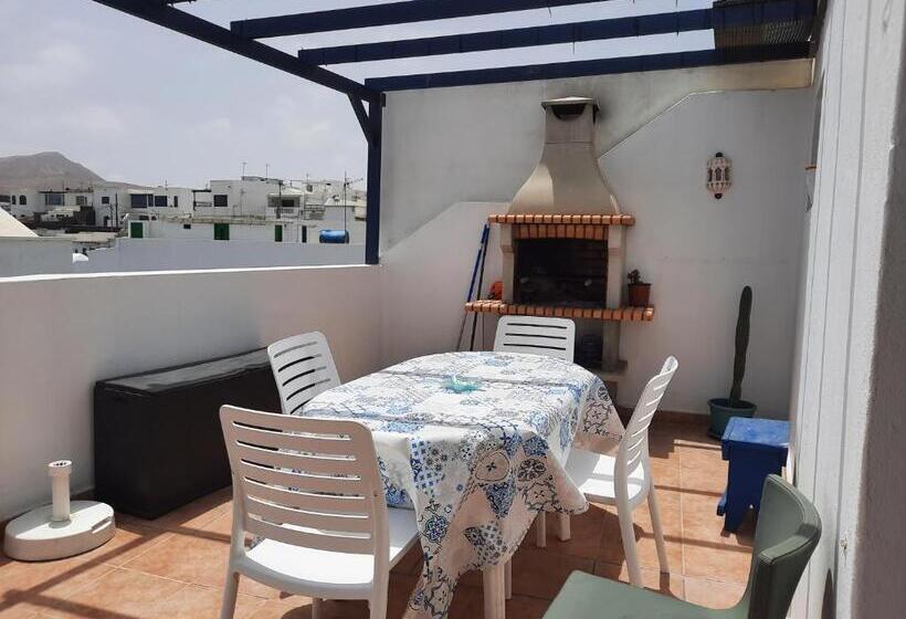 Gran Terraza Con Muy Bonitas Vistas