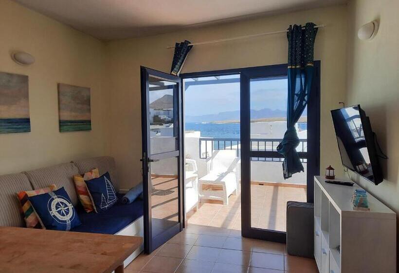 Gran Terraza Con Muy Bonitas Vistas