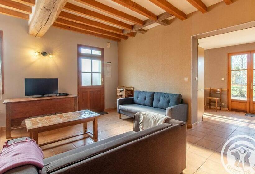 Gîte Familial Près De La Loire Avec Grand Jardin, Parking Privé, Proche Saumur Et Activités Nautique