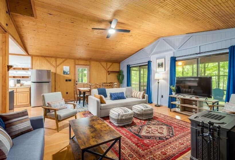 Hot Tub Screened Porch Fire Pit At River Cabin