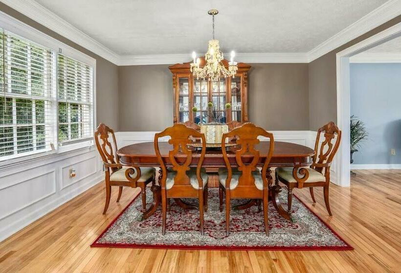 Lovely 5bed, 3 Fullbath ! 5min To Free Way I 85