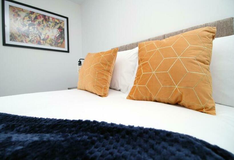 Luxury City Loft Apartment! Great Location