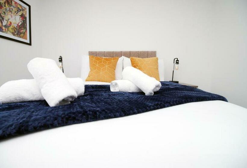 Luxury City Loft Apartment! Great Location