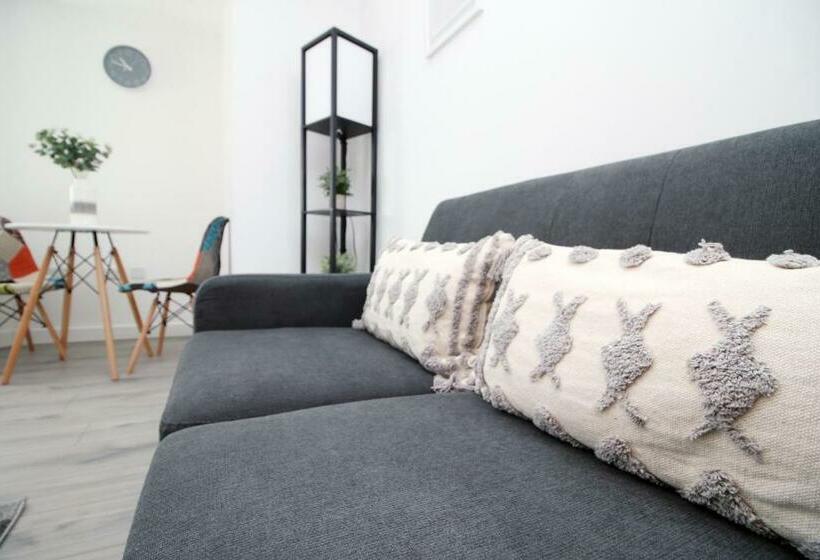 Luxury City Loft Apartment! Great Location