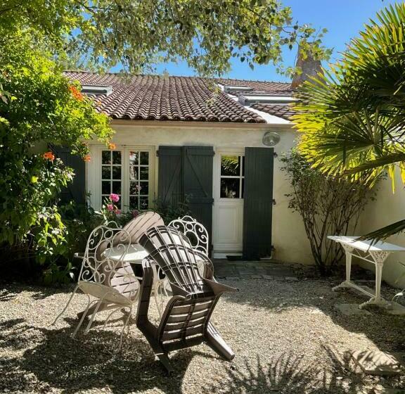 Maisonnette Proche De La Mer, Calme Avec Parking