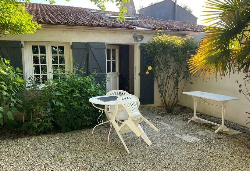 Maisonnette Proche De La Mer, Calme Avec Parking