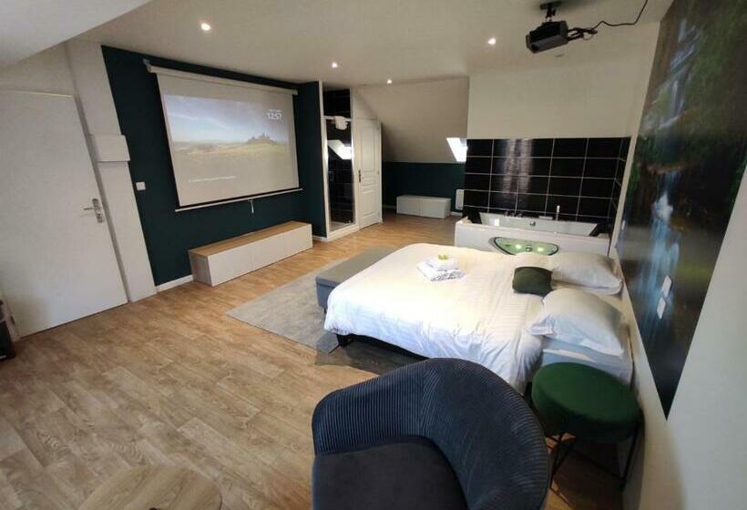 Ng Suitehome   Lille I Roubaix Centre I Coq Français   Balnéo   Netflix   Wifi