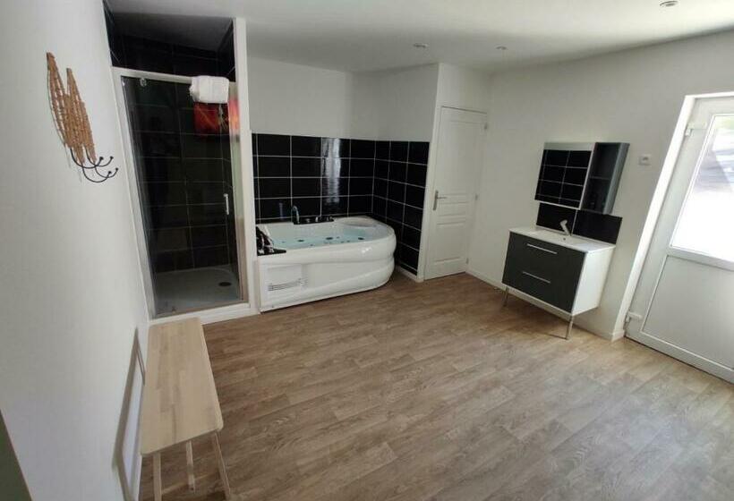 Ng Suitehome   Lille I Roubaix Centre I Coq Français   Balnéo   Netflix   Wifi