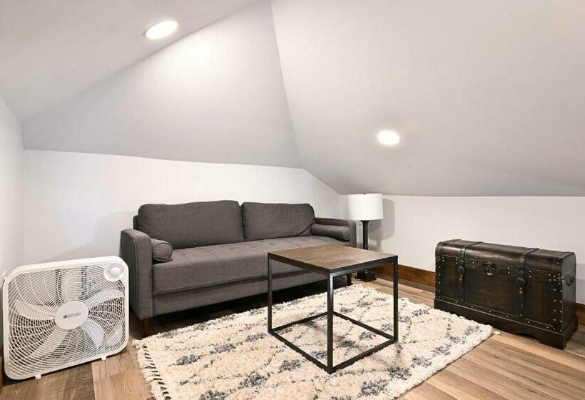 The Sunset Cottage By Ark   Lovely 3 Bedroom Home