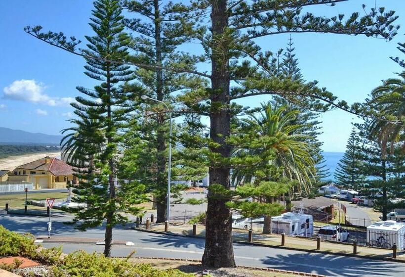 Tradewinds Apartment 4