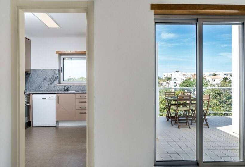 Beautiful Apartment With Terrace And A Pool