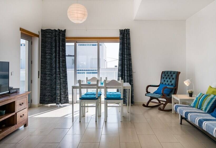 Beautiful Apartment With Terrace And A Pool