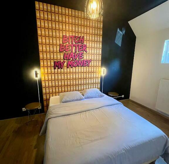 Capsule Casino   Jacuzzi   Billard   Netflix   Console & Jeux