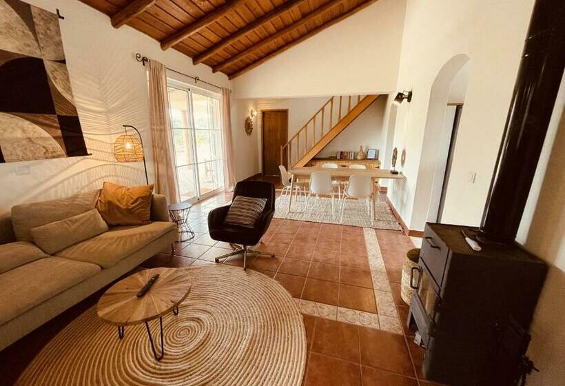 Casa Colinas Roxas By Portucasa