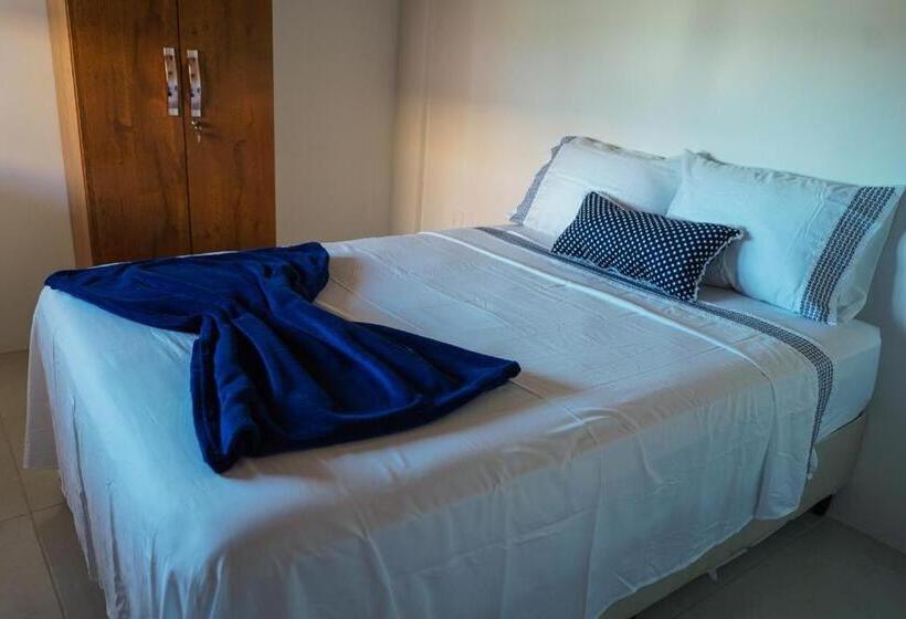 Casa Na Praia Dos Carneiros/pe. Cond. Village Iv