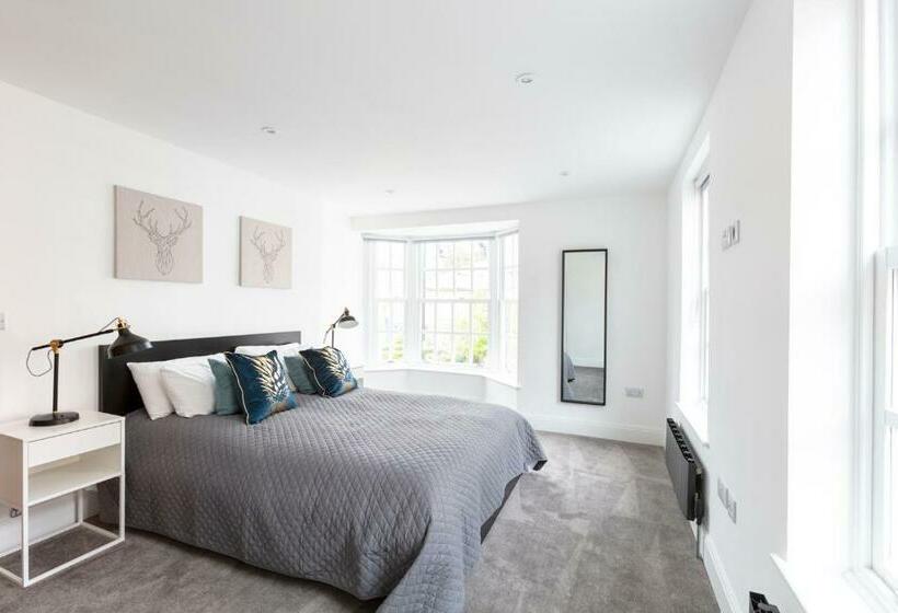 Hampden Apartments   The Louis