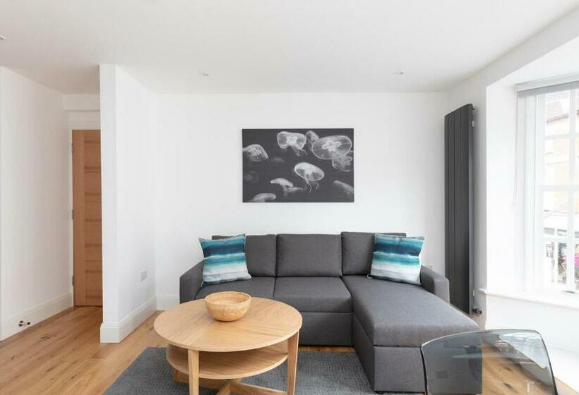 Hampden Apartments   The Louis