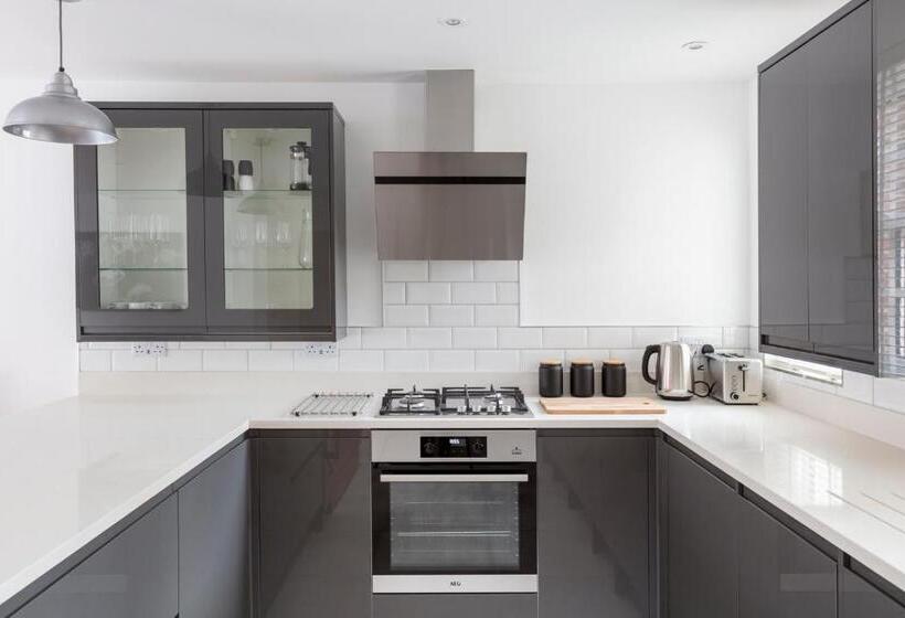 Hampden Apartments   The Louis